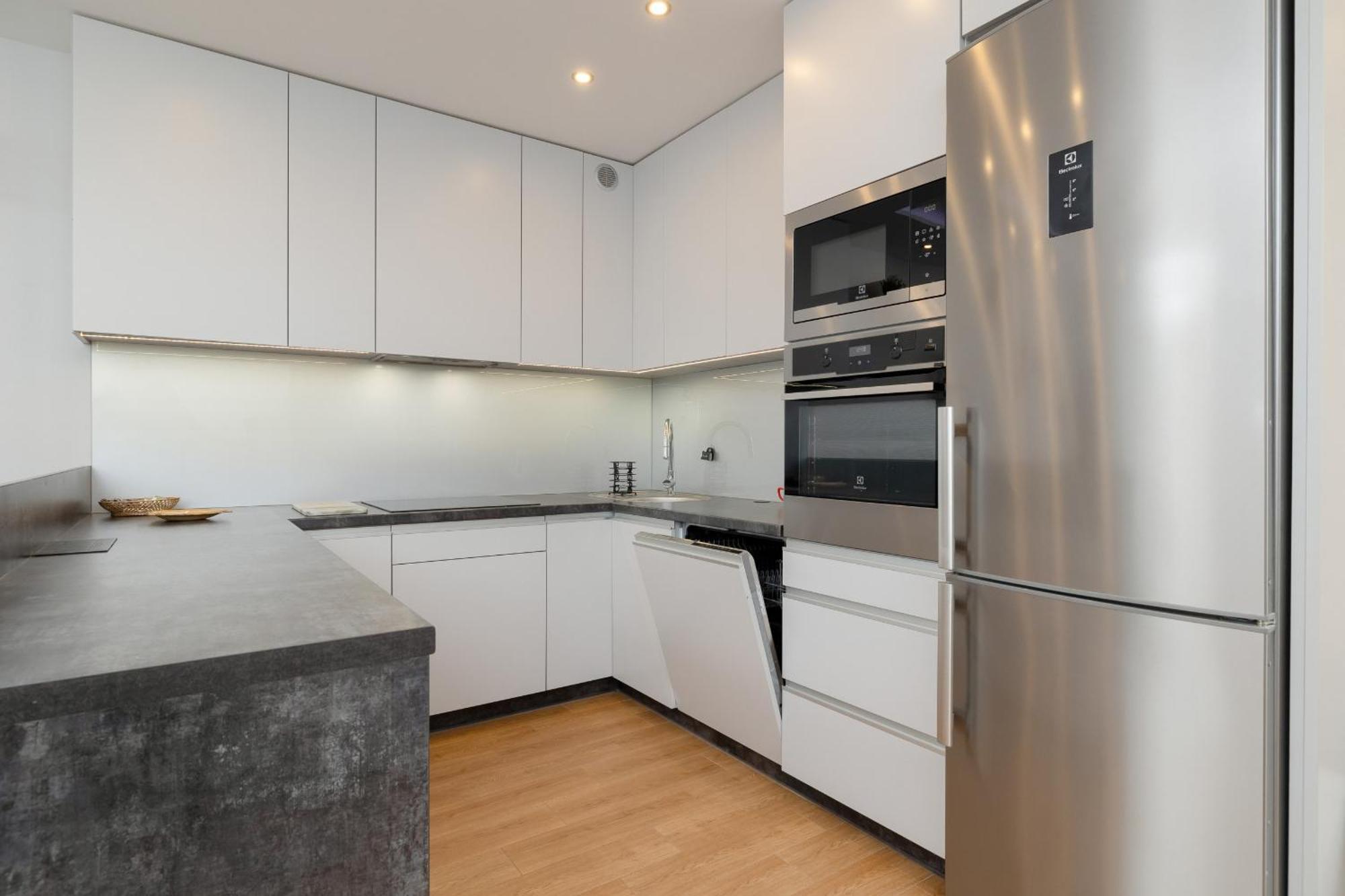 Appartement Spacious For 6 Guests In With Office By Renters *